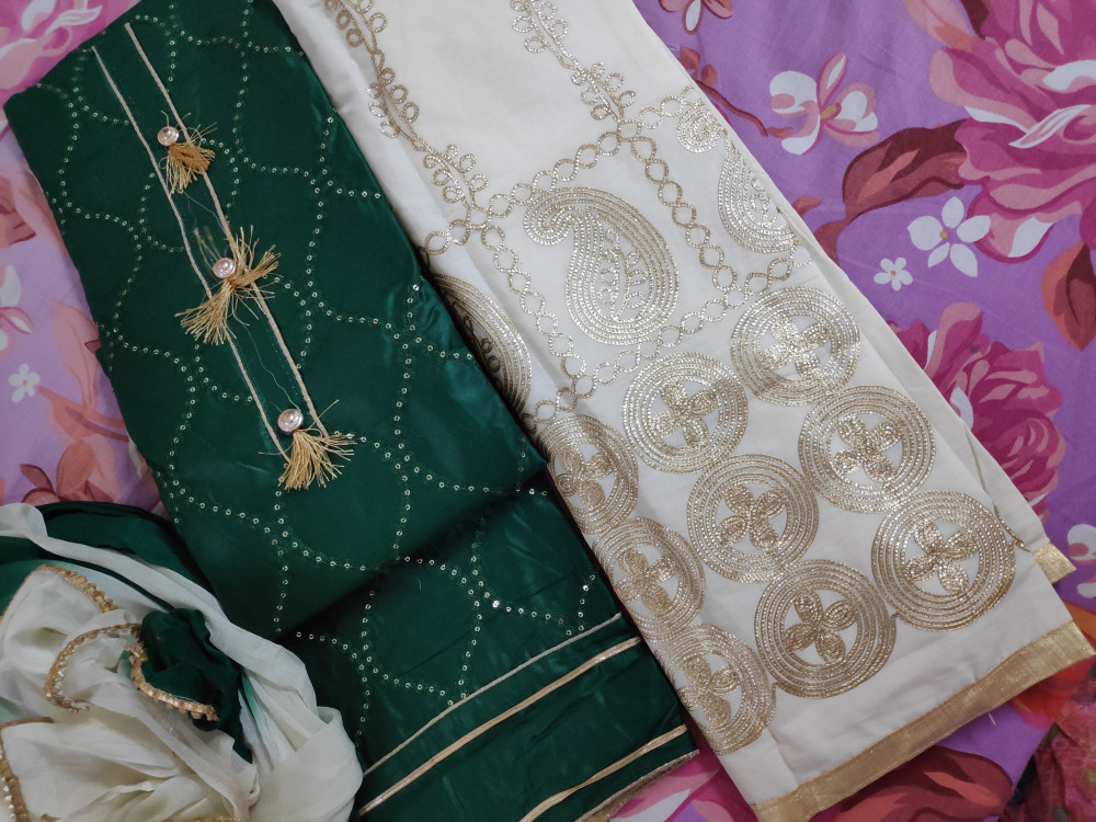 punjabi boutique style suits, punjabi suit design with laces, punjabi suits  desig… | Indian designer suits, Punjabi suits designer boutique, Embroidery  suits design