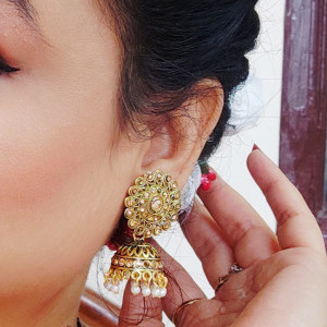Golden color Women's Golden Jhumka style Earring